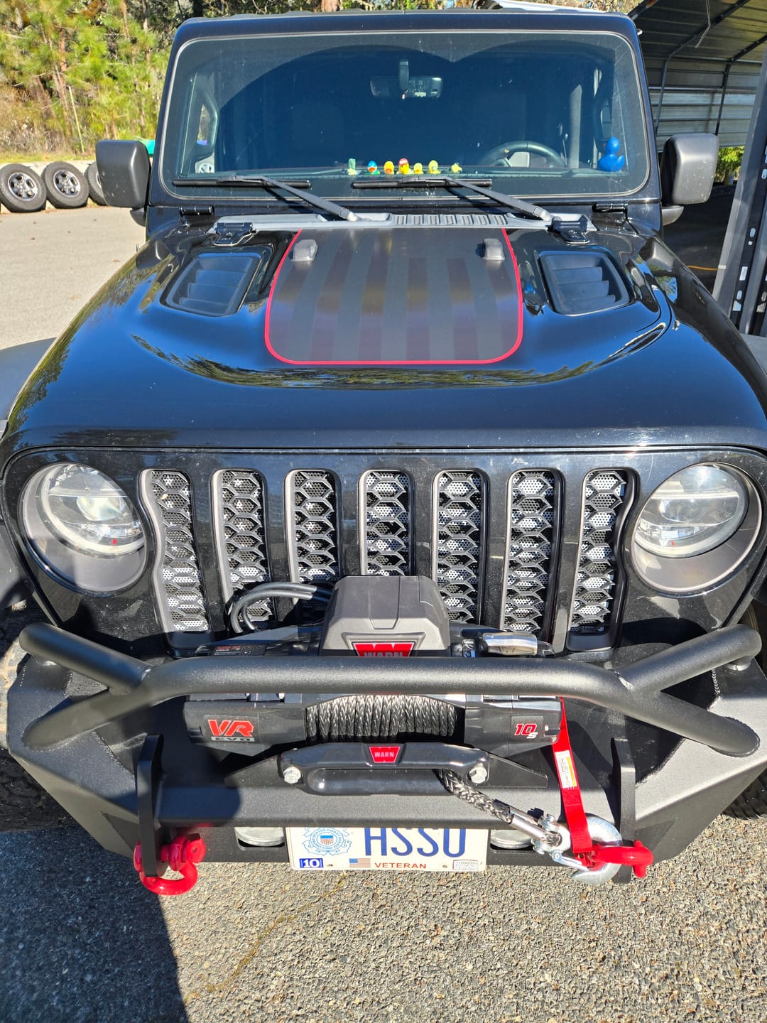 Customer photo review of Hood Graphic for RUBICON | Black Flag - fits Wrangler JL & Gladiator JT