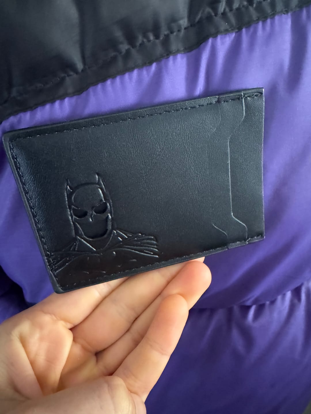 Customer photo review of Cartera Identidad Oscura