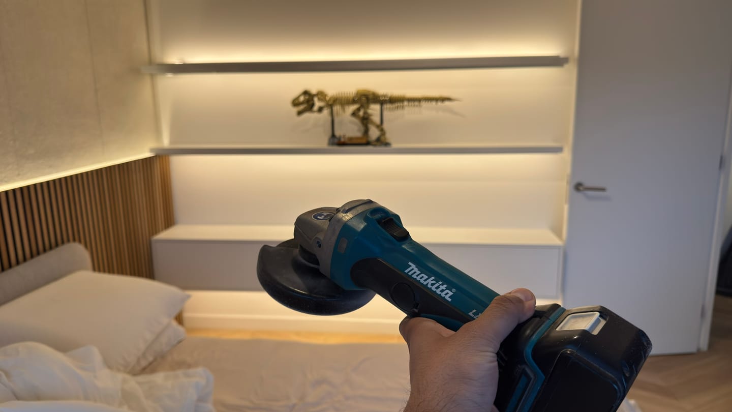 Customer photo review of Madera Tv-meubel 240 x 36 x 33 cm - Wit