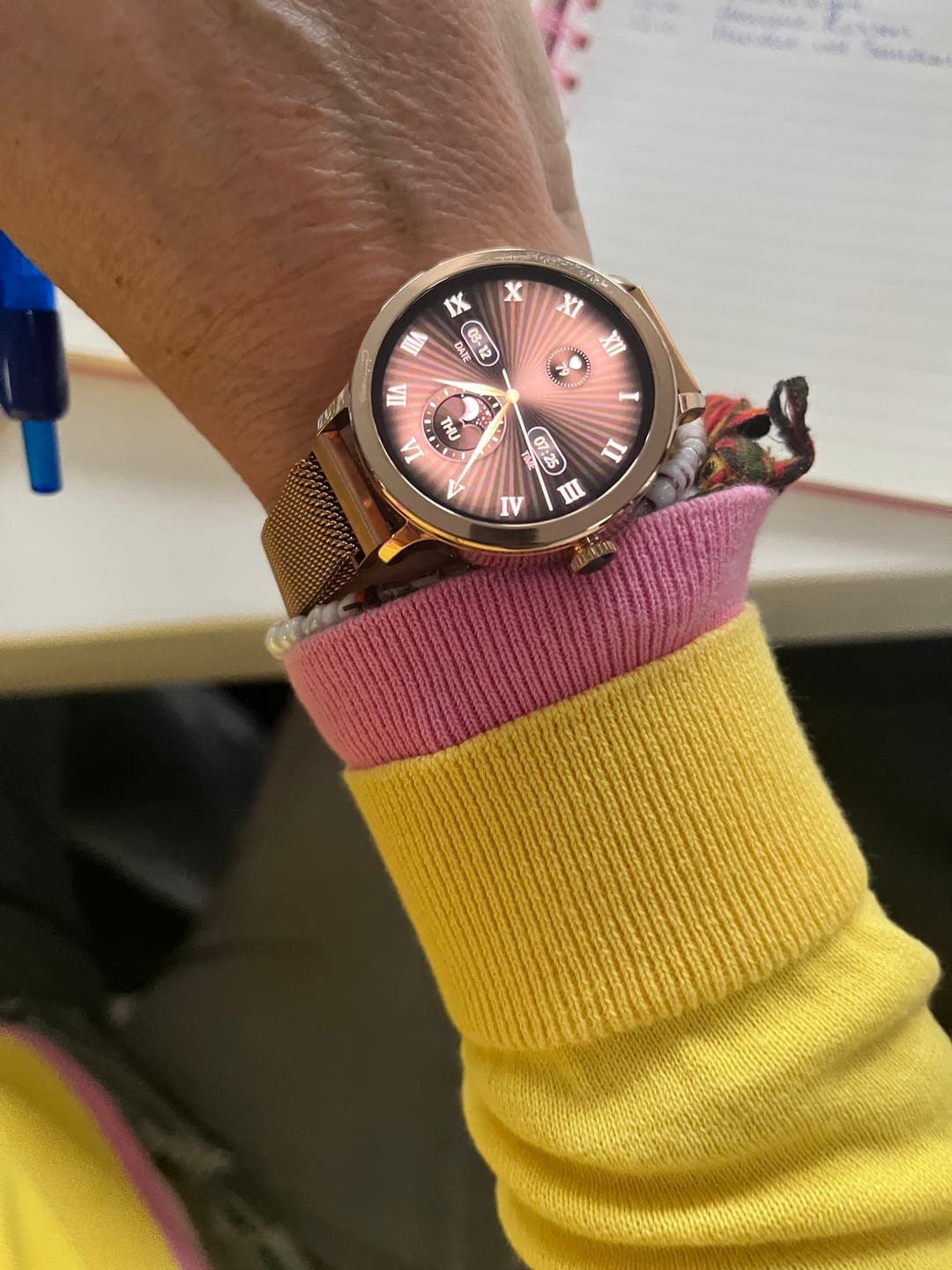 Customer photo review of Golden Sound Smartwatch Dames