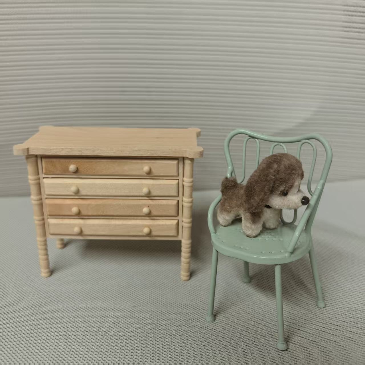 Customer photo review of Wooden Chest of Drawers – 1:12 Scale Dollhouse Furniture