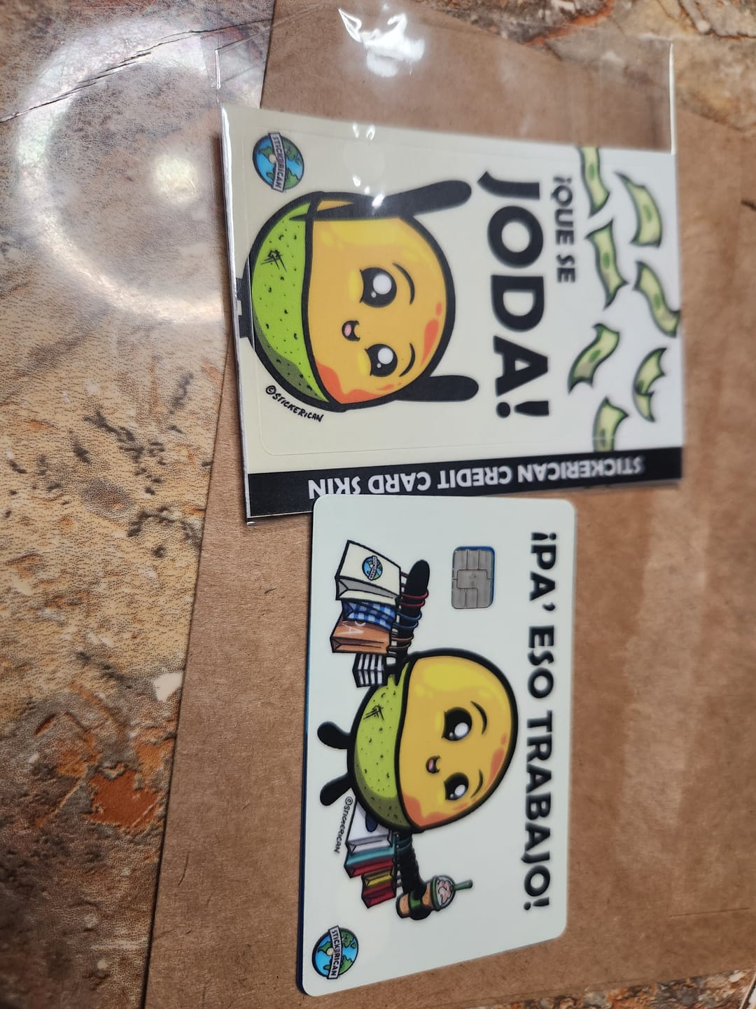 Customer photo review of Que Se Joda - Sticker para Tarjeta de Crédito