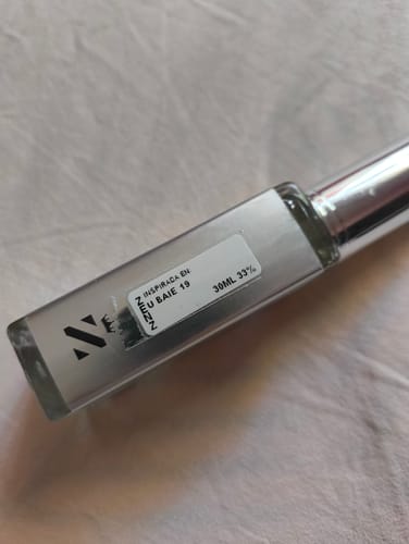 Customer photo review of U Zenz Tierra Mojada 19 | Inspirado en Baie 19 - Le Labo