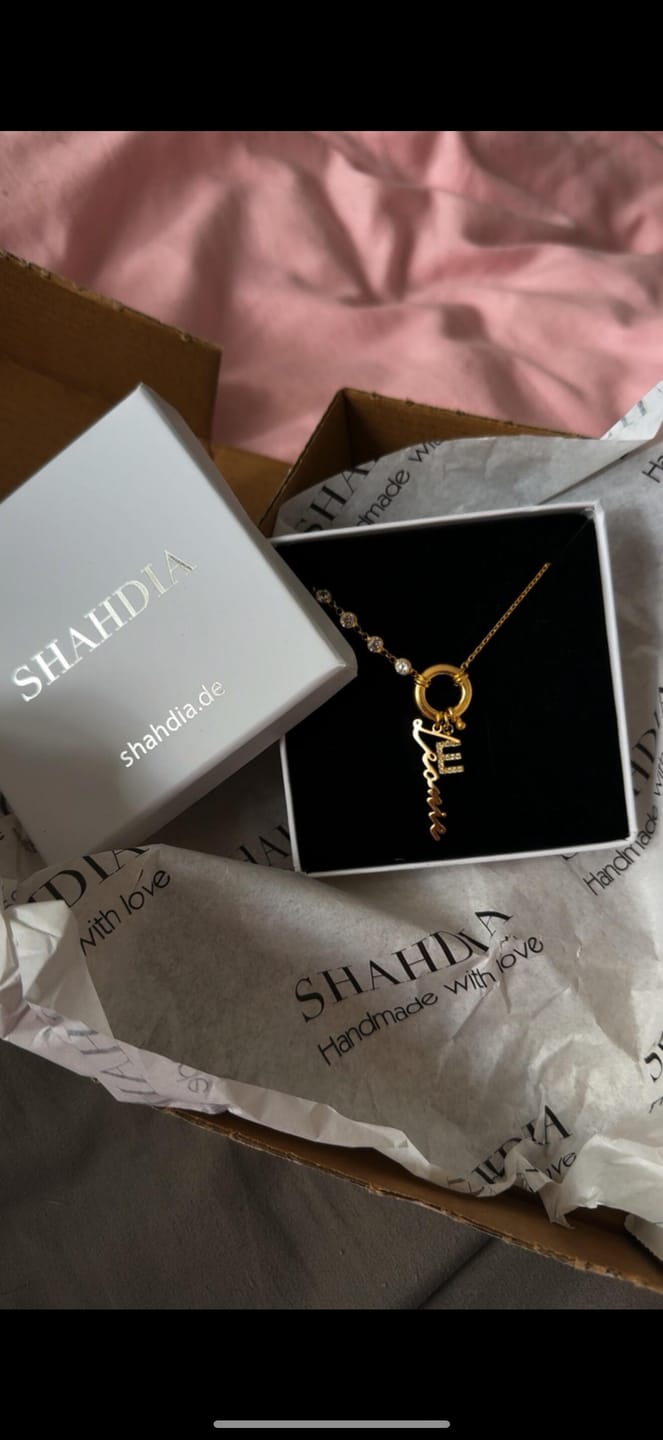 Customer photo review of Fia Kette Signatur Buchstabe