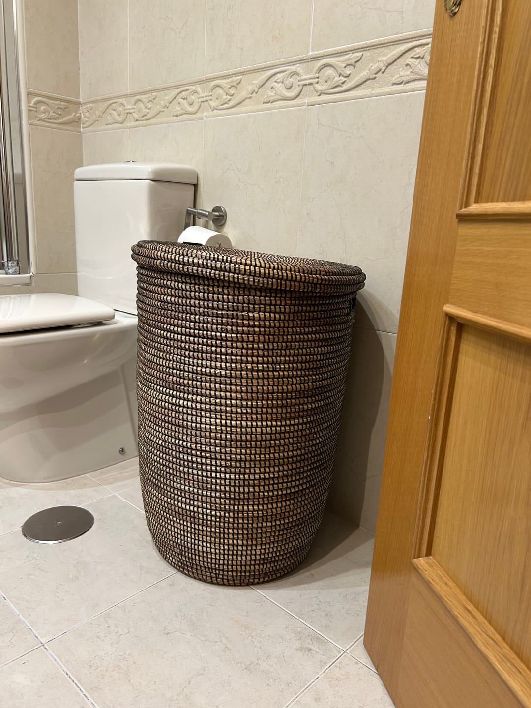 Customer photo review of Wäschekorb mit flachem Deckel - large – Dangote