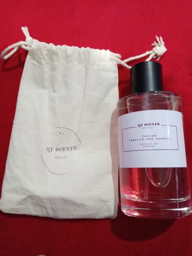 Customer photo review of Tuscan Tobacco and vanilla-Inspired by Tom ford tobacco and vanilla  Men