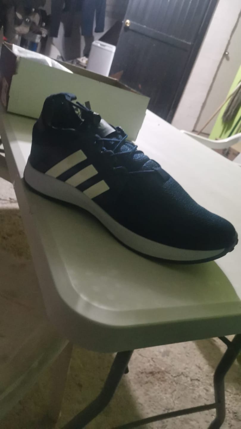 Customer photo review of Tenis 018 Marino Blanco