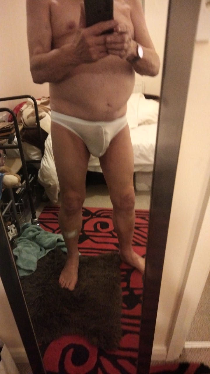 Customer photo review of Men's Low Waist Ice Silk Transparent Seamless Briefs