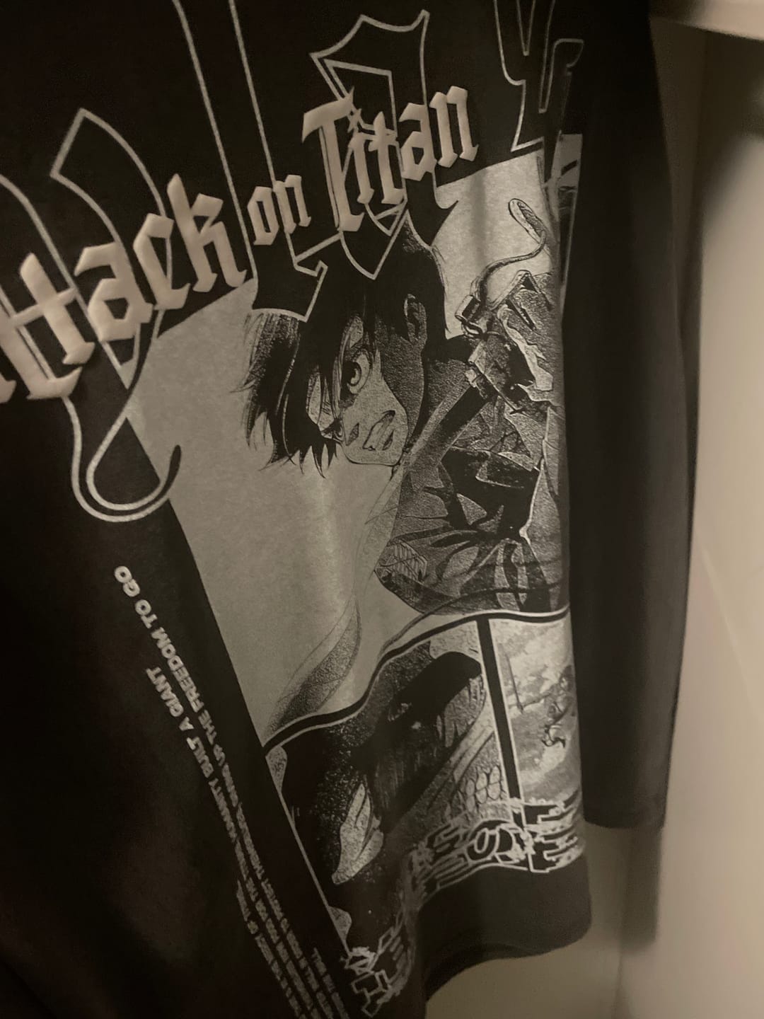 Customer photo review of 4186 - AOT©  x YLA Cropped Tees