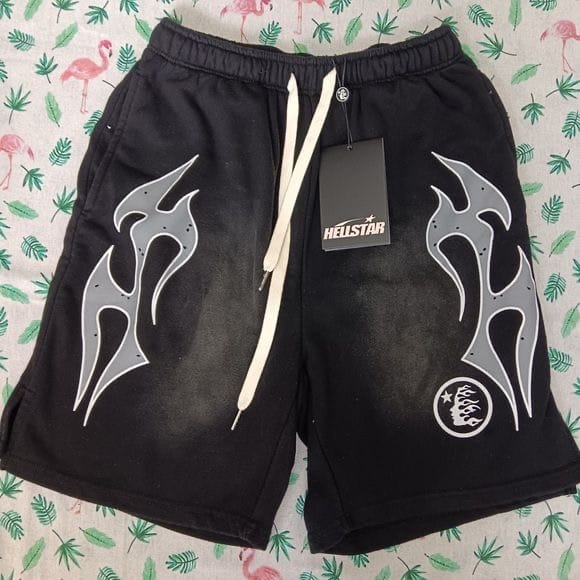 Customer photo review of Hellstar Flame Graphic Shorts - black