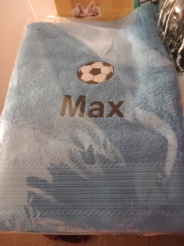 Customer photo review of Personalisiertes Kinder Handtuch mit Namen und Motiv bestickt