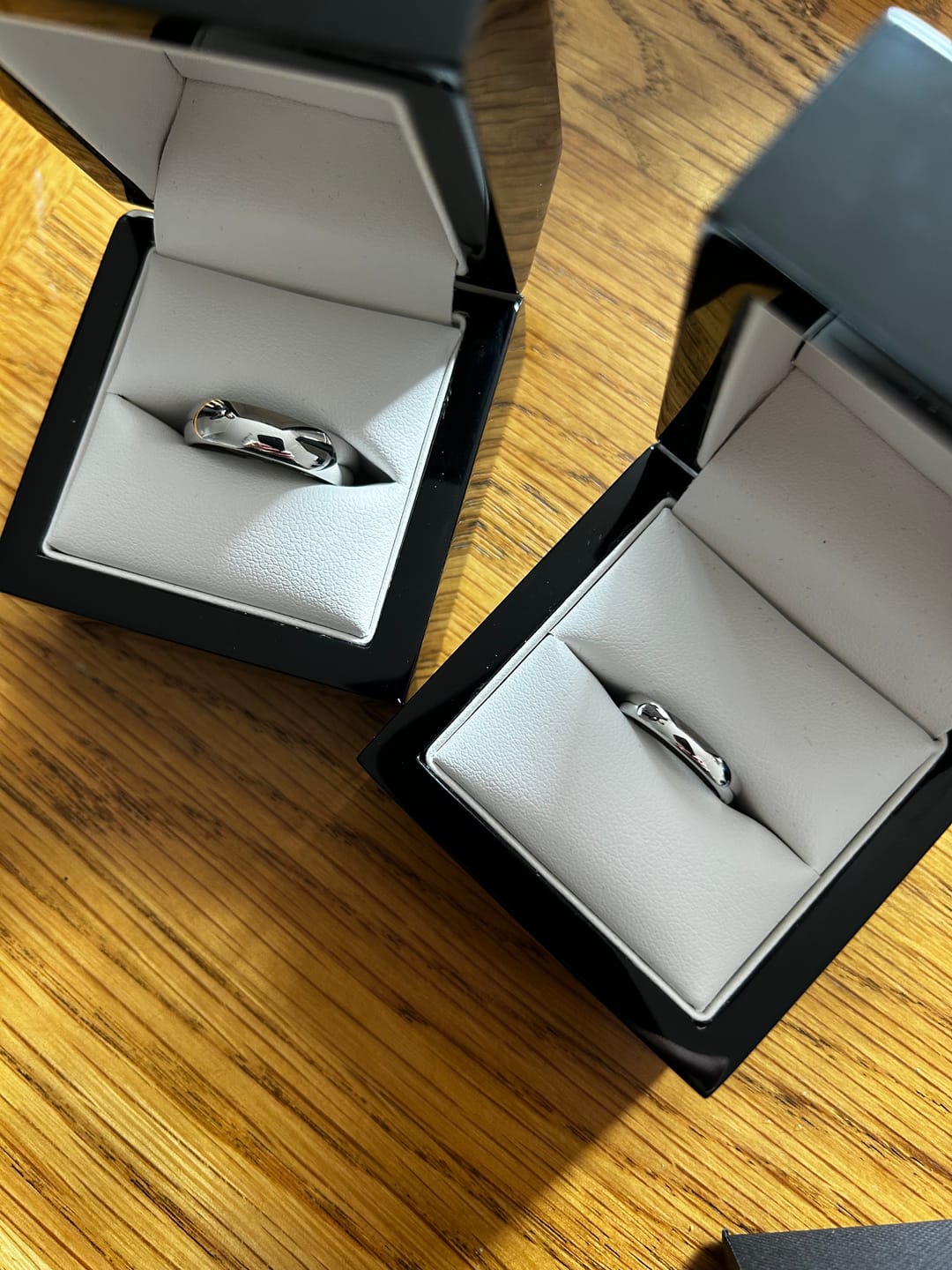 Customer photo review of The White Gold Wonder Ring Set