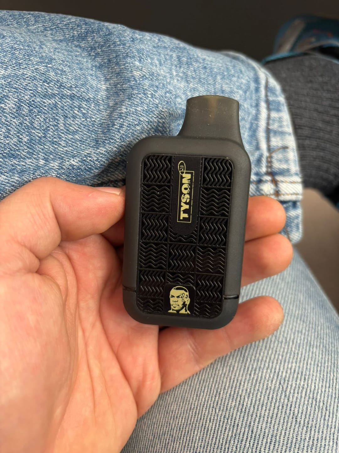 Customer photo review of TYSON Round 2 | 7500 Puffs