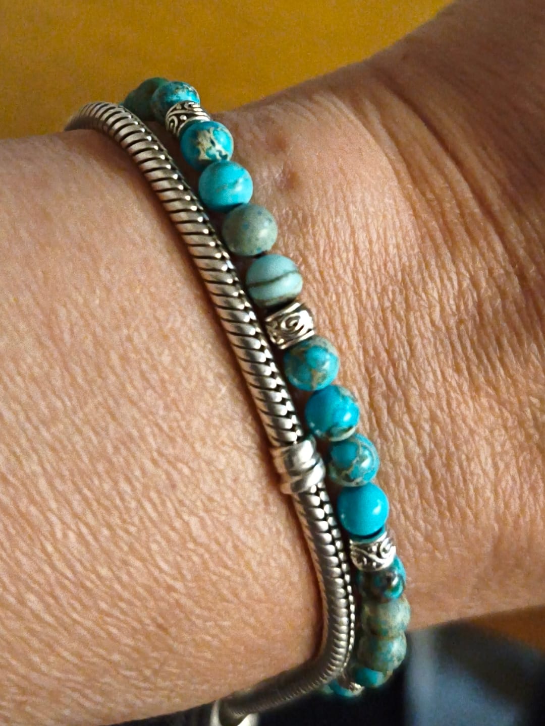 Customer photo review of Tibetisches Energie Armband - Blauer Jaspis