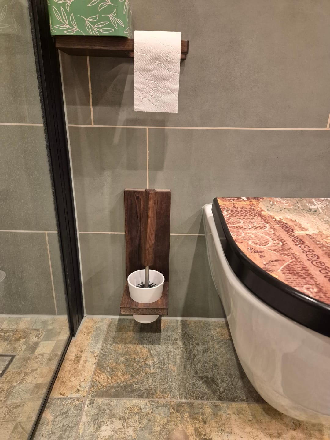 Customer photo review of Toilettenbürstenhalter LARA aus Holz