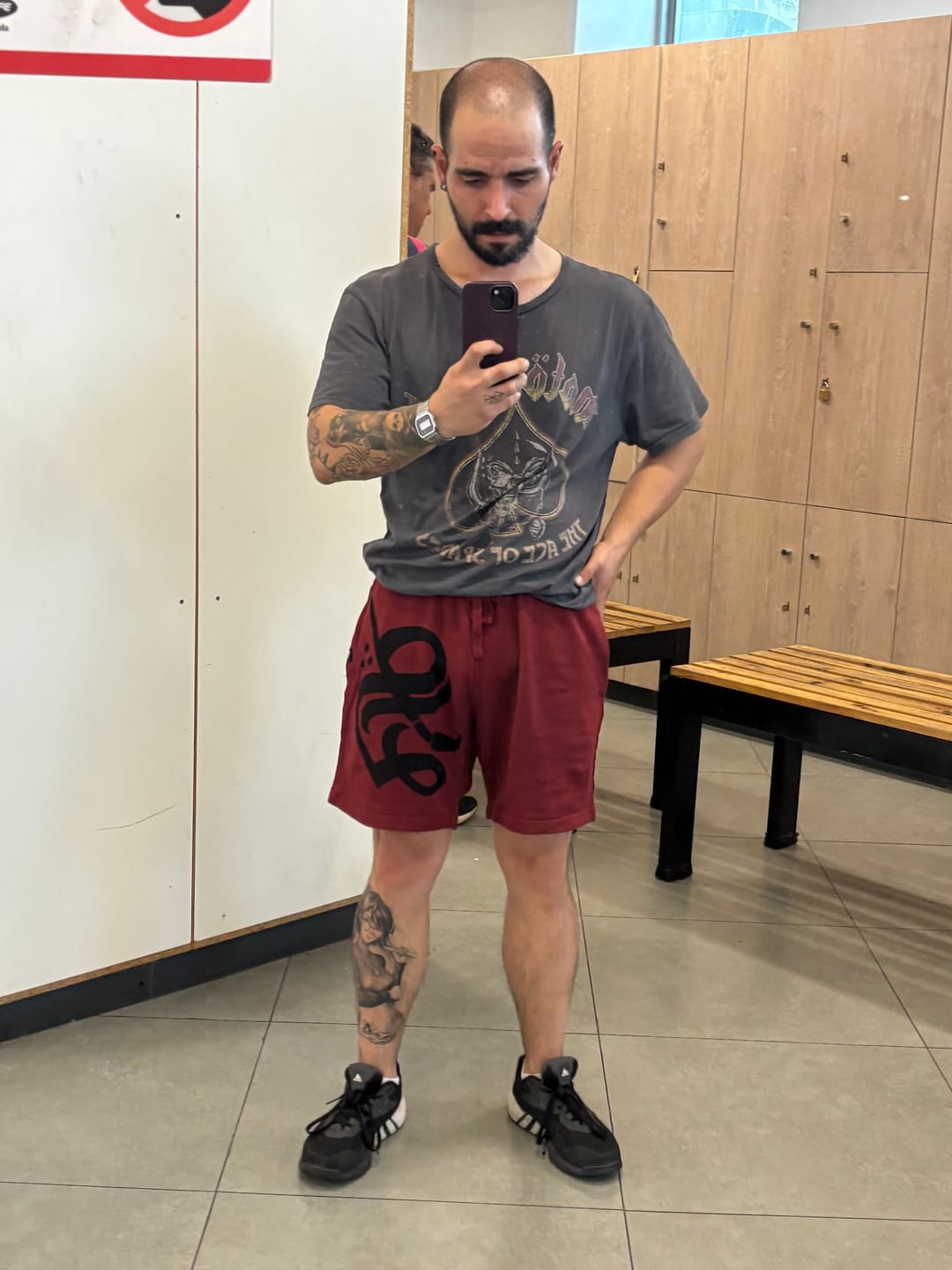 Customer photo review of S-BOMB SWEATSHORTS 18"