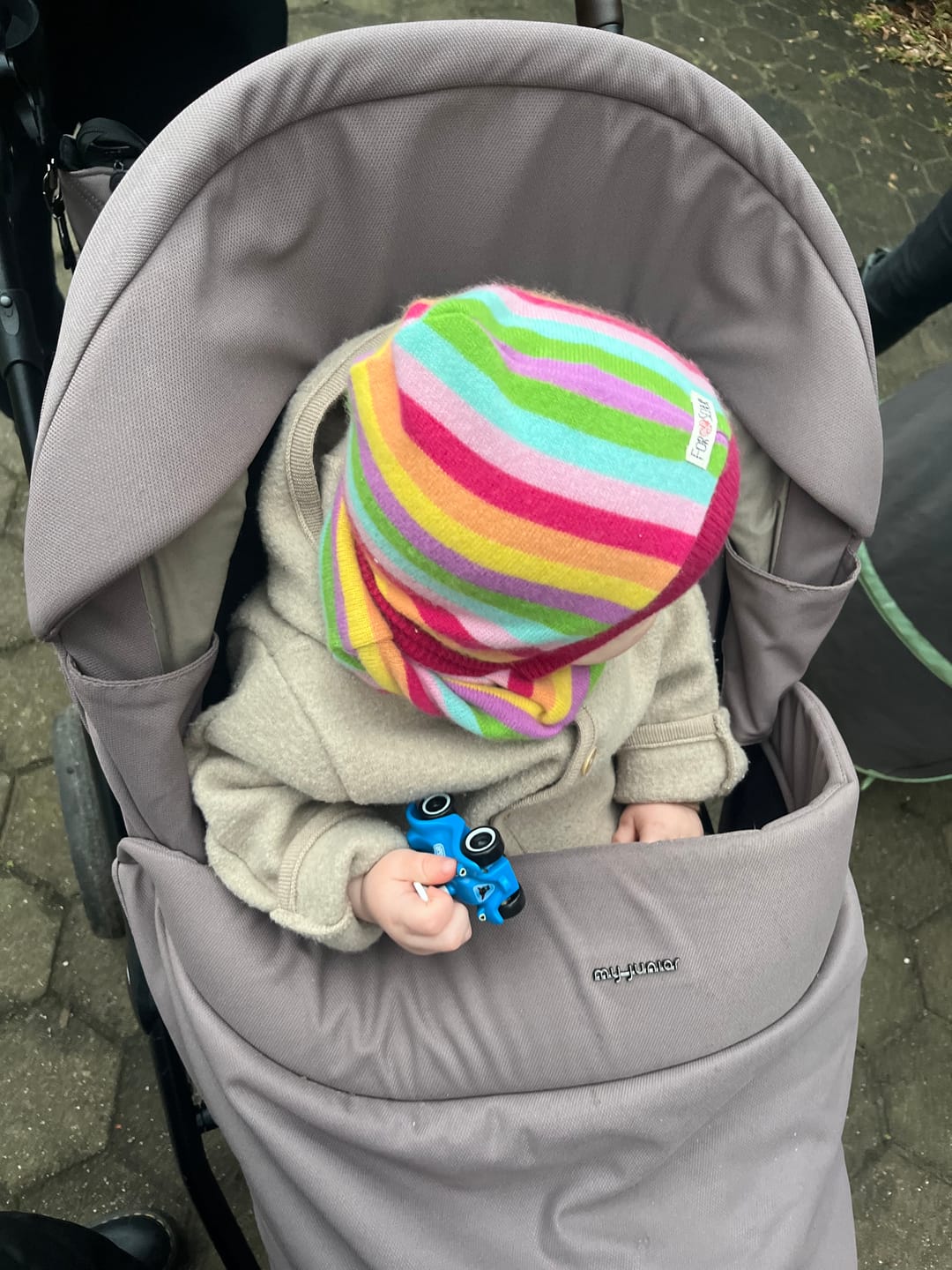 Customer photo review of Upcycling Kaschmir Kapuzenschal Rot