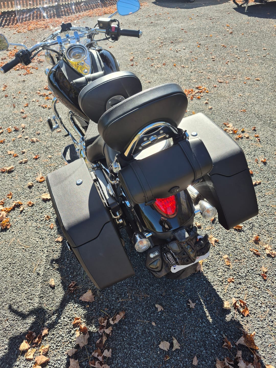 Customer photo review of 2L - Dark Age Plain Leather Motorcycle Handlebar Bag for Harley Davidson