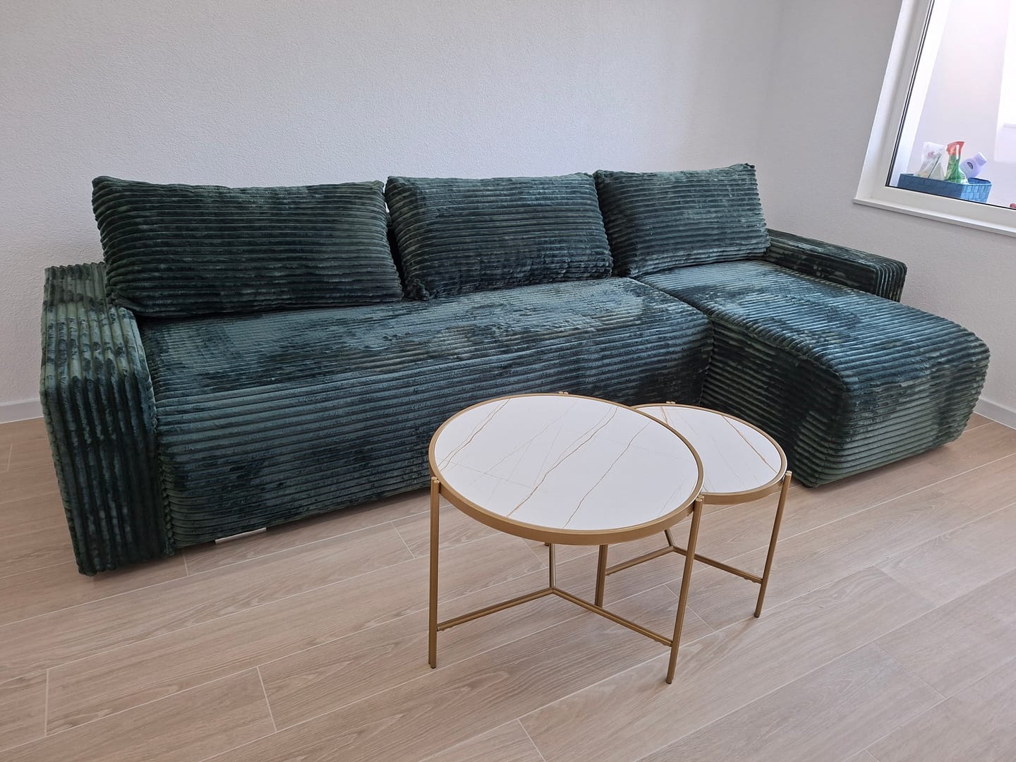 Customer photo review of Set 2 masute cafea FATIMA, alb cu efect de marmura/auriu, ceramica/metal