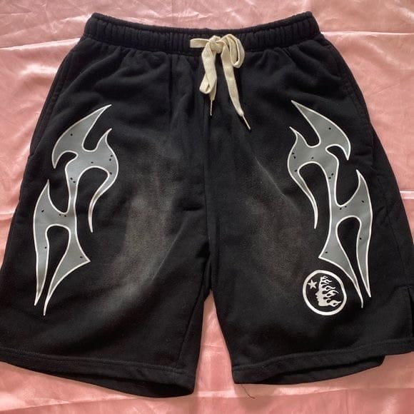 Customer photo review of Hellstar Flame Graphic Shorts - black