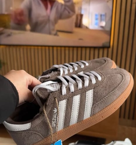 Customer photo review of Adidas Handball Spezial Earth Strata/Off White/Gum