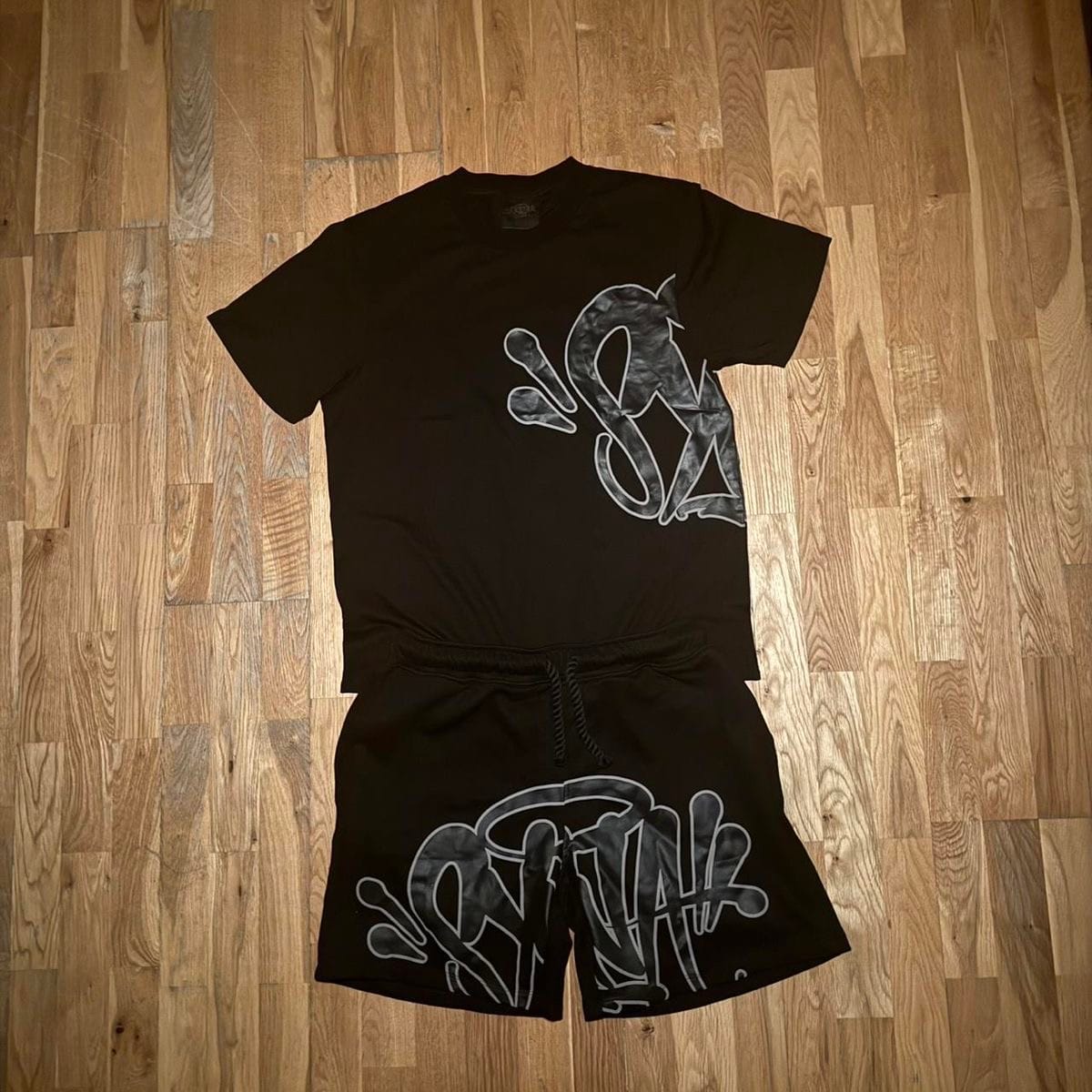 Customer photo review of SynaWorld Midnight Black Set