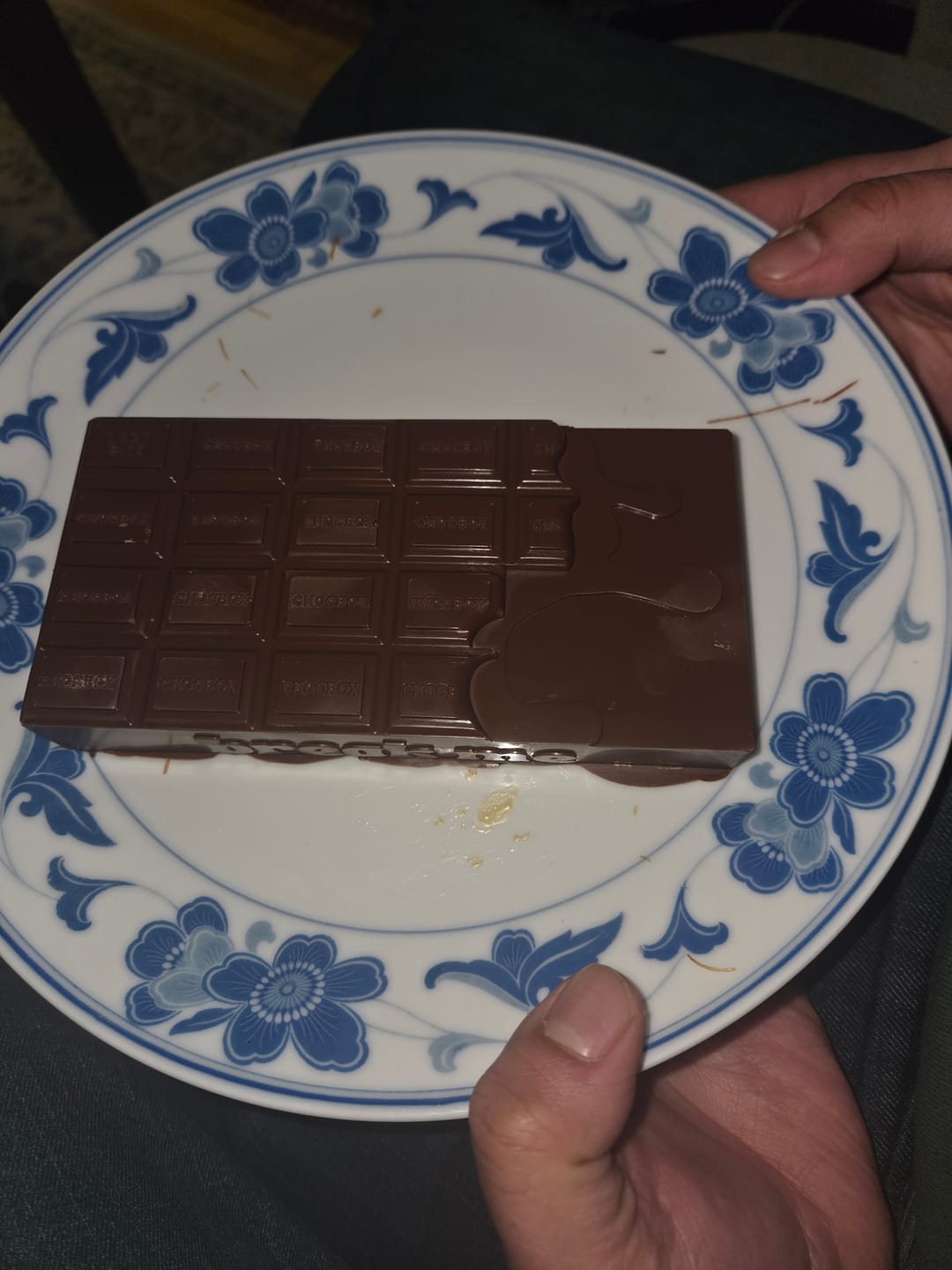 Customer photo review of Pistachio Knafeh Stuffed Chocolate Kit With Reusable Chocolate Bar Mold