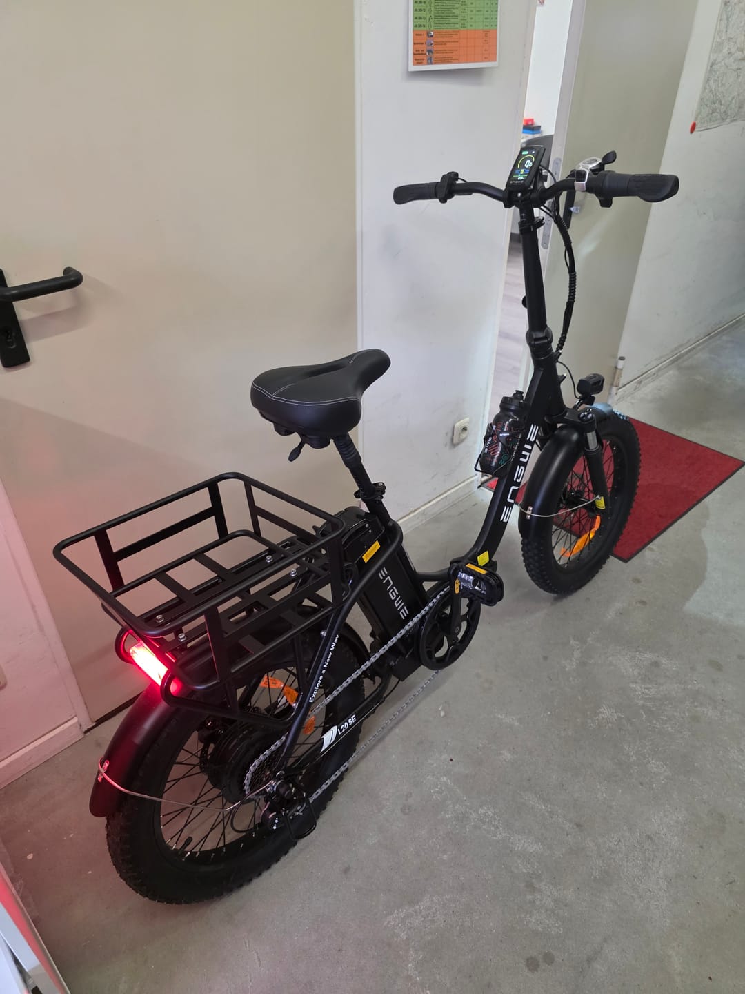 Customer photo review of Engwe L20 SE 250W 20" Foldable Electric Bike 561Wh Trekking Bike Step-through E-bike 36V 15.6Ah Battery