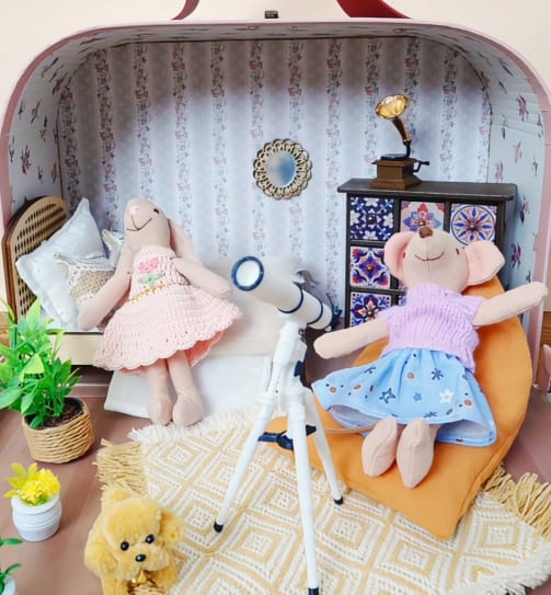 Customer photo review of The Moonlight Space Dream in the Bedroom – 1:12 Scale Dollhouse Miniature Story-Box