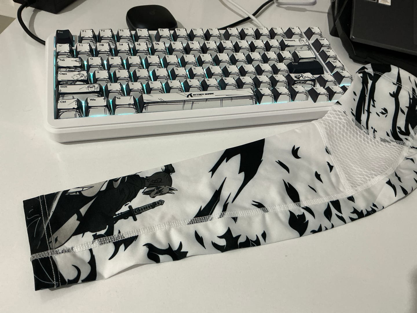Customer photo review of Wraith Esports Arm Sleeve