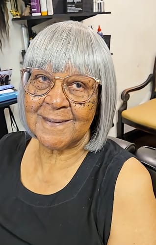 Customer photo review of Luvwin Salt And Pepper Full Machine Made Bang Wig With Small Lace