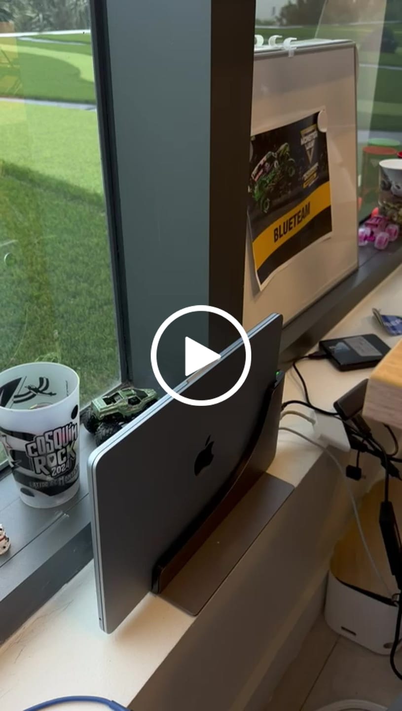 Customer video review of Ascrono® MacBook Docking Station