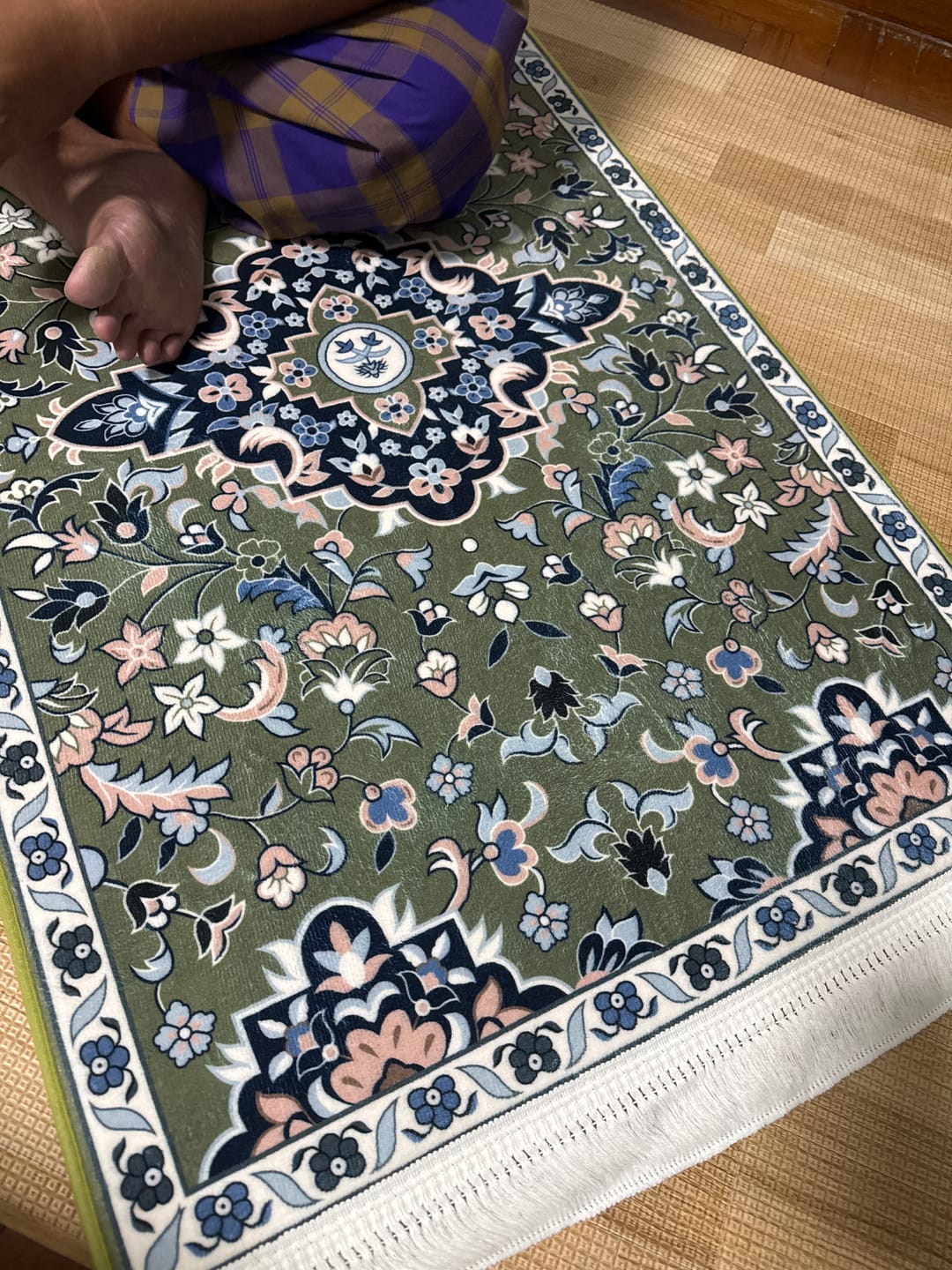 Customer photo review of Masjid-e-Nabawi Mosque Padded Prayer Mat