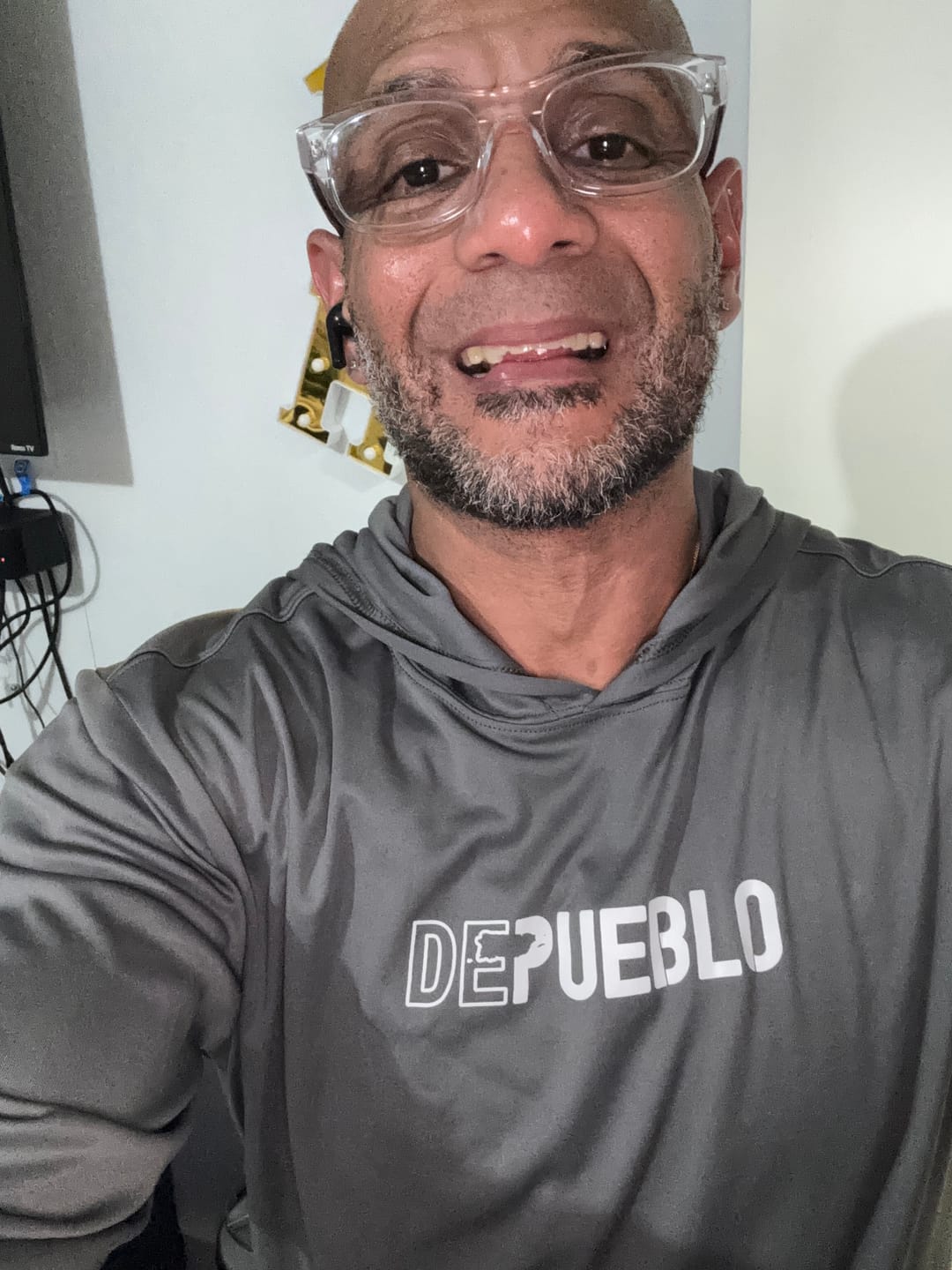Customer photo review of De Pueblo- Hoodie Rashguard
