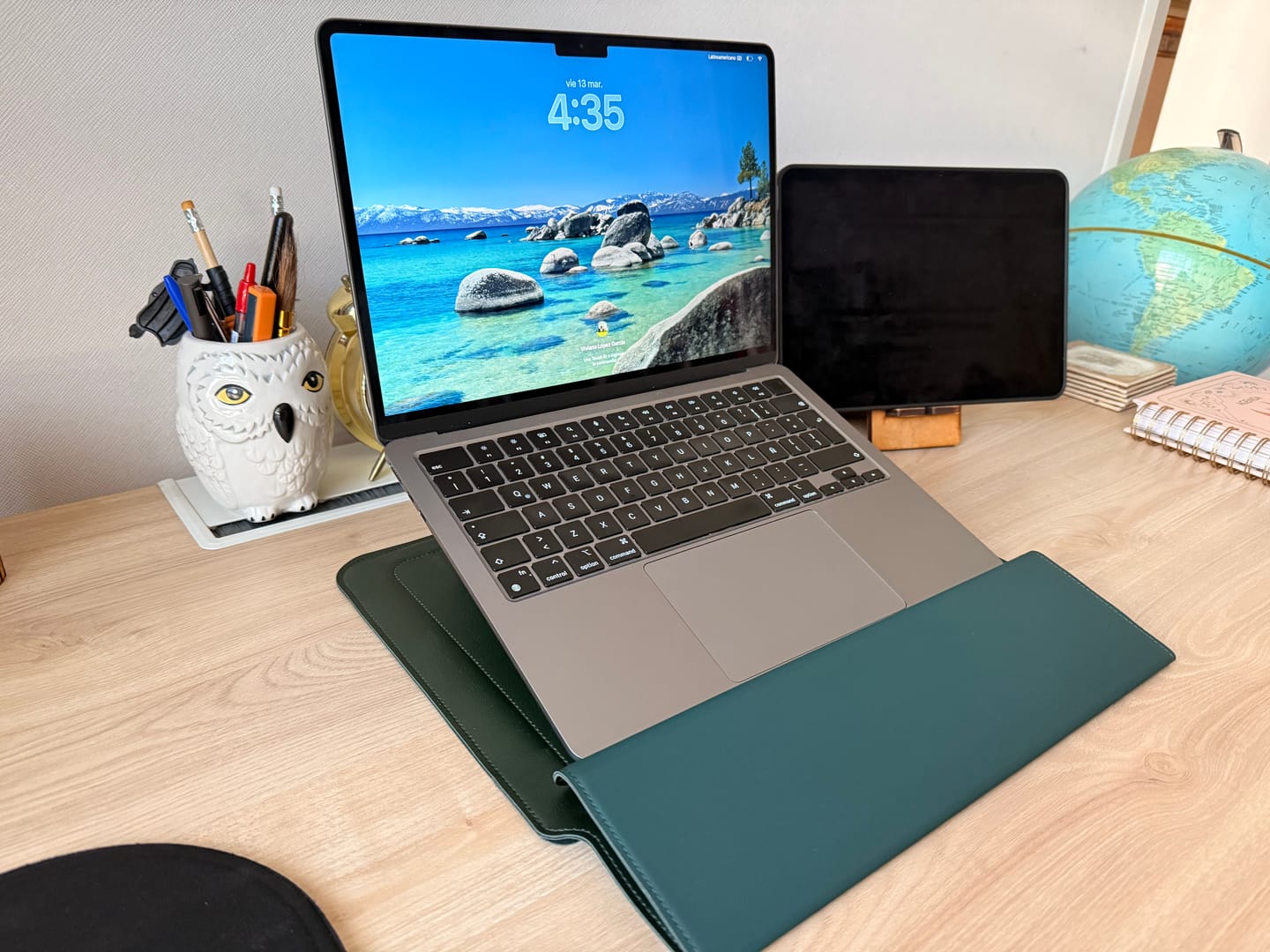 Customer photo review of Funda Notebook Smart Workstation