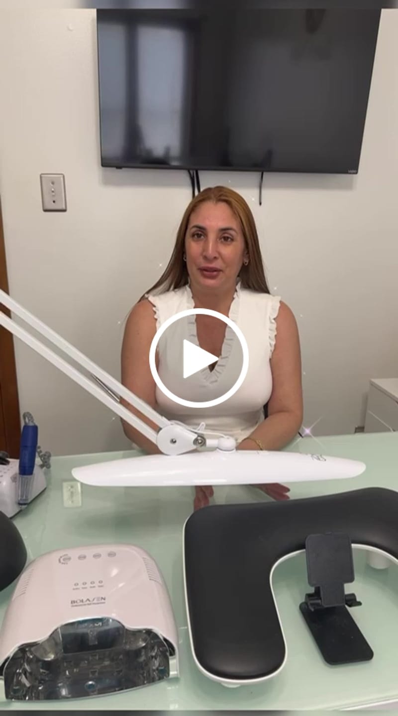 Customer video review of Skin Health No.1 AI Nail Lamp