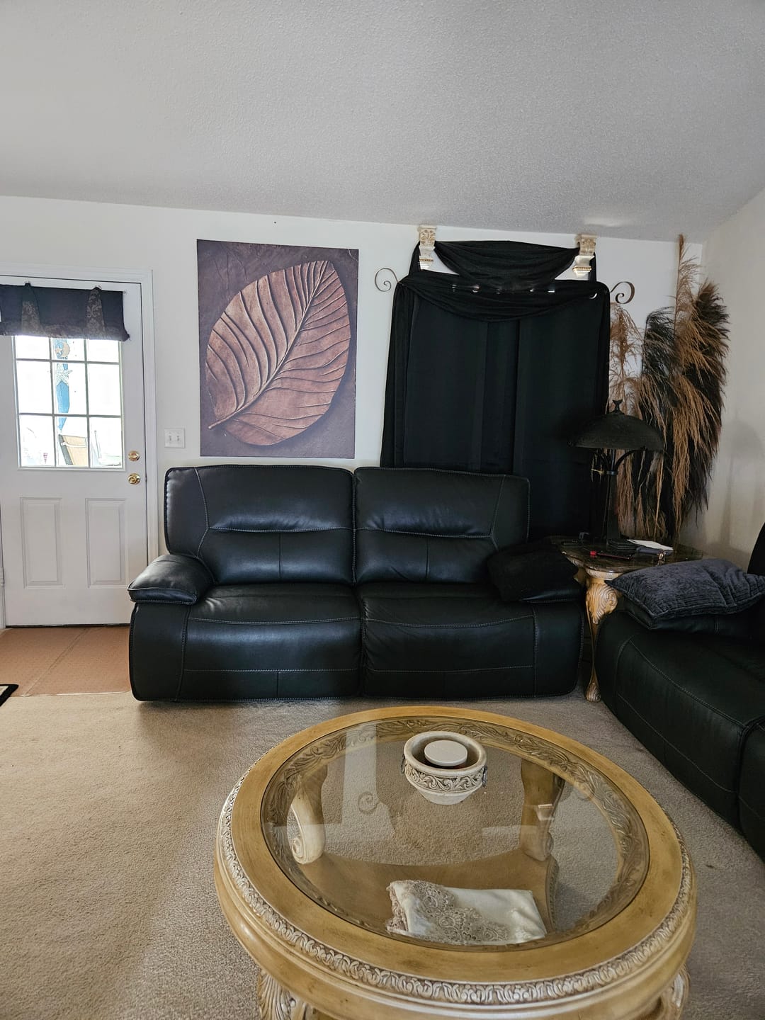 Customer photo review of Luxury Crescent Moon Canvas Wall Decor – Illuminated Gold and Grey Artwork