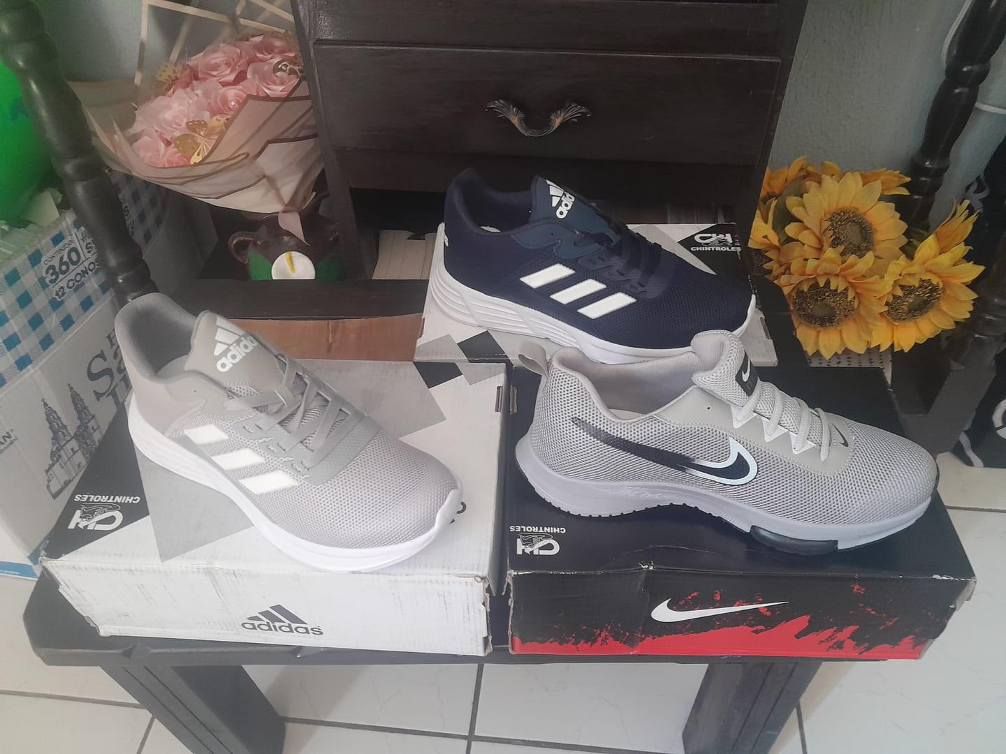 Customer photo review of Tenis 510 Marino Blanco