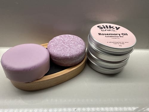 Customer photo review of Rosemary Oil Thickness & Volume Shampoo Bar