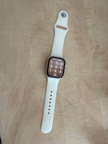 Customer photo review of Curea Ceas Apple Watch Silicon White