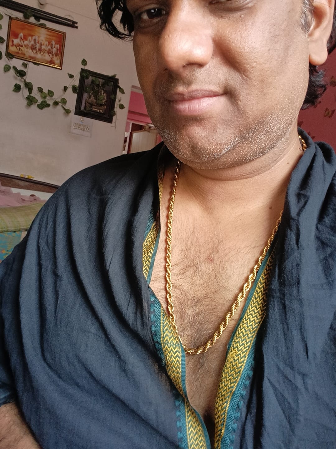 Customer photo review of Bold Glide Snake Chain