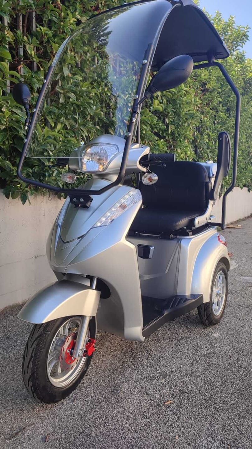 Customer photo review of Scooter elettrico Trimax S Rainproof 1000W