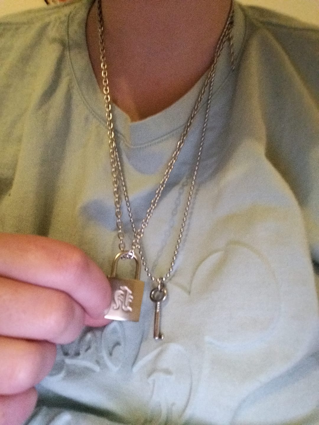 Customer photo review of SKZ Dominate: celebrATE Hyunjin Necklace
