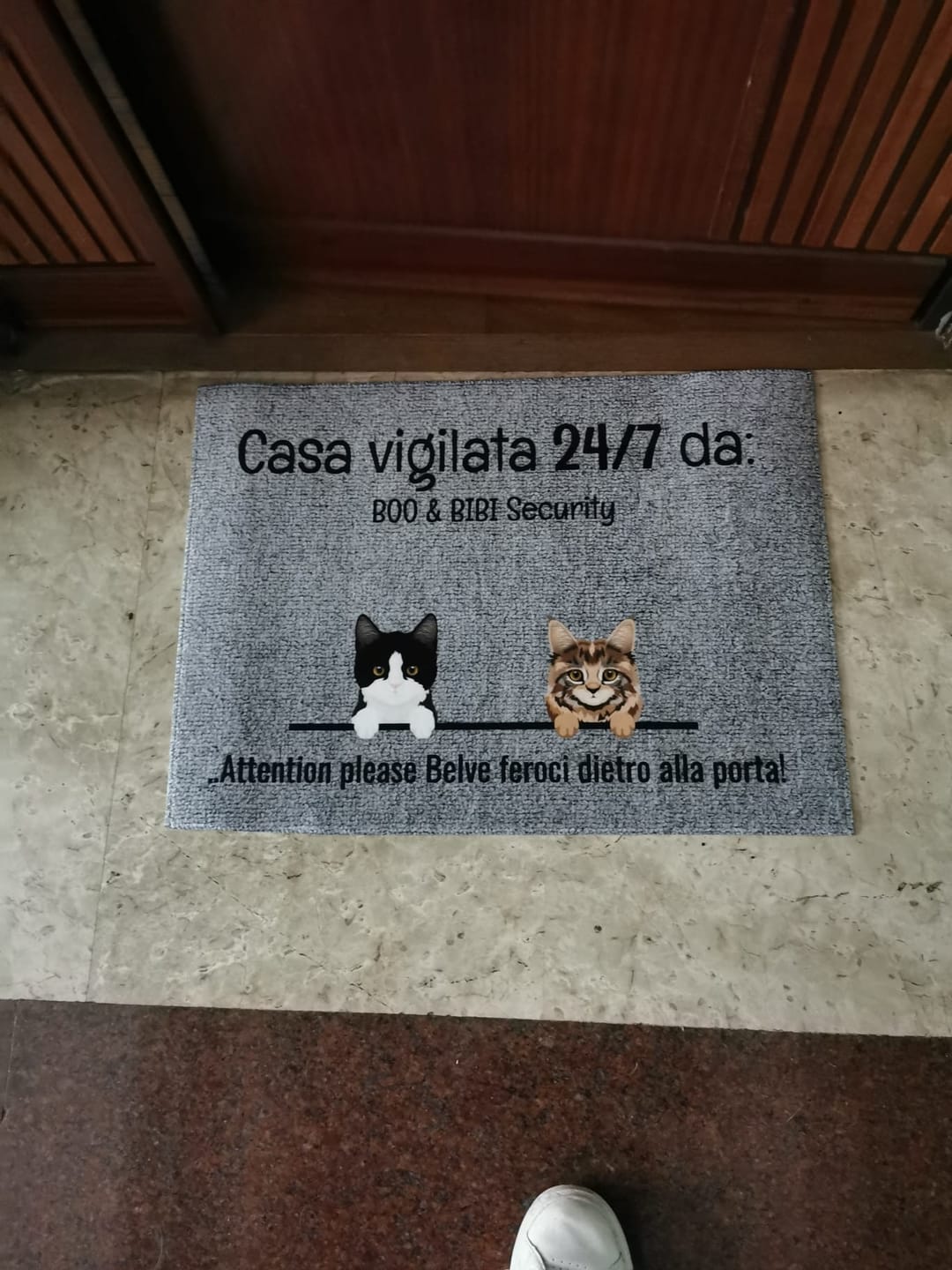 Customer photo review of Tutti i miei amici pelosi - Zerbino personalizzato