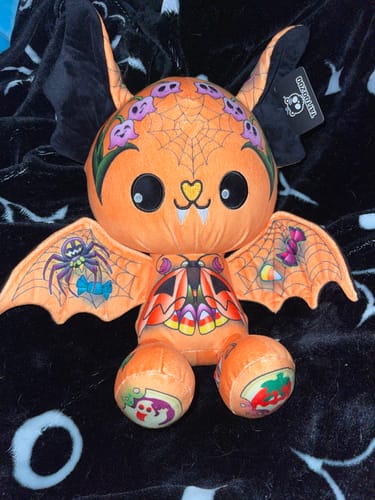 Customer photo review of Pumpkin the Bat Plushie