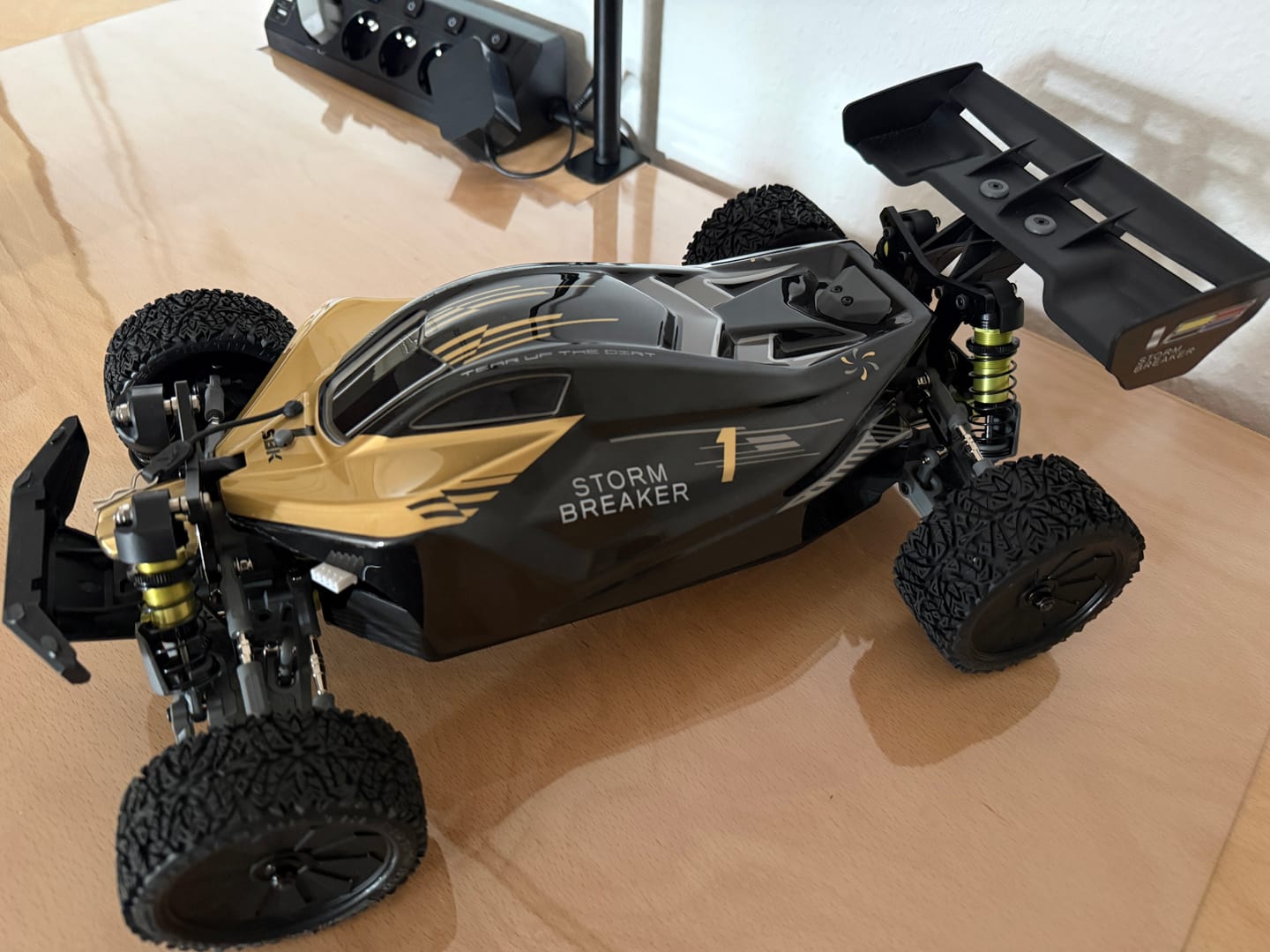 Customer photo review of Rlaarlo Storm Breaker 1/10 Carbon Fiber Brushless RTR 4WD Buggy | SBK10