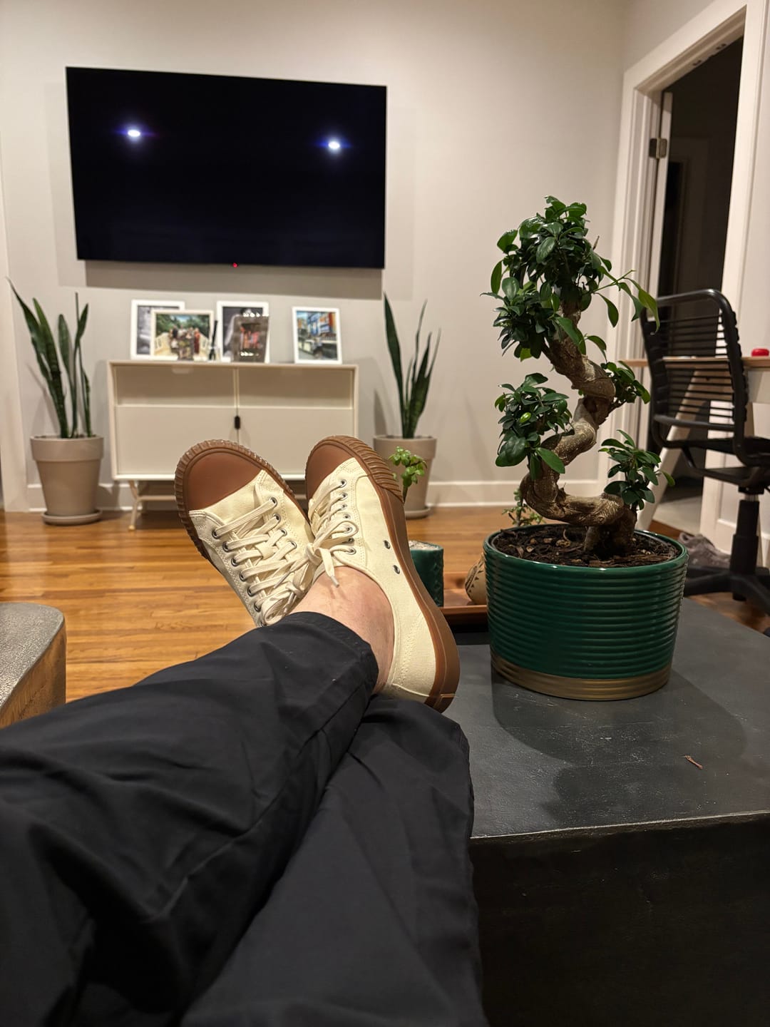 Customer photo review of Center Low-Top Off-White/Gum