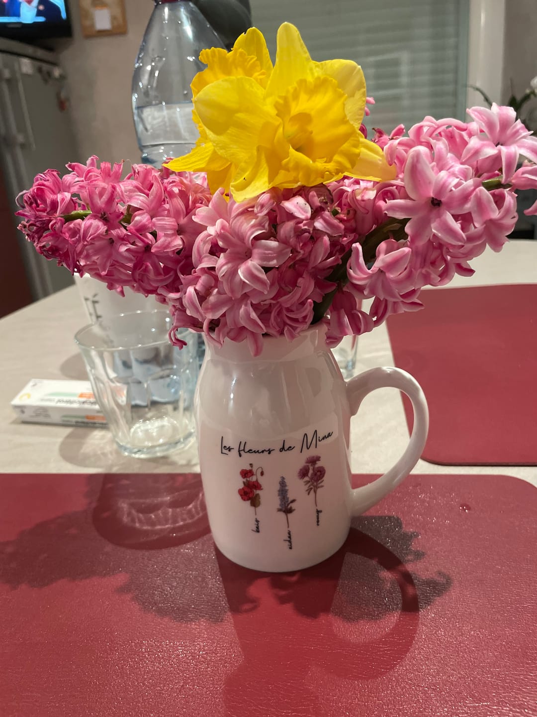 Customer photo review of Toujours en fleur - Vase personnalisé avec des fleurs et noms pour Maman et Mamie