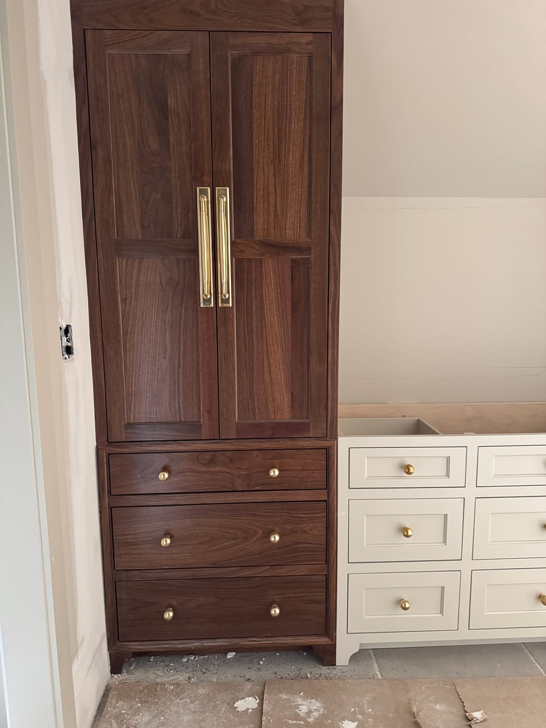 Customer photo review of Classic Cabinet Pulls with Backplate - Unlacquered Brass Polished