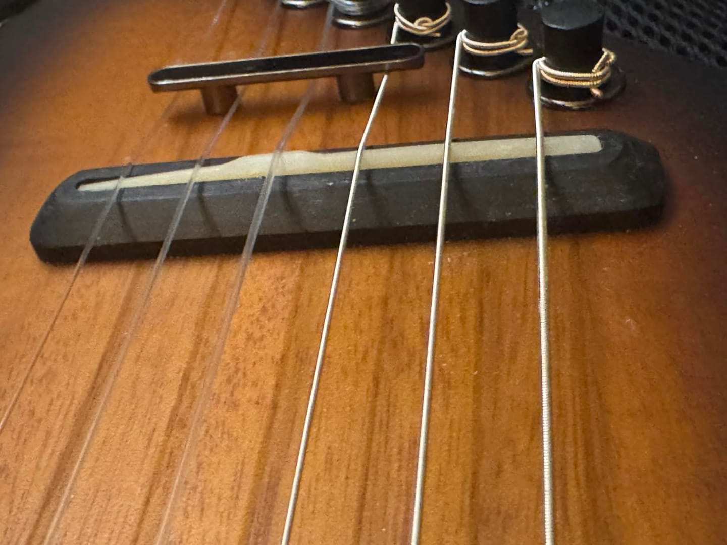 Customer photo review of Donner HUSH™ C Guitare Nylon Voyage Électro-Acoustique